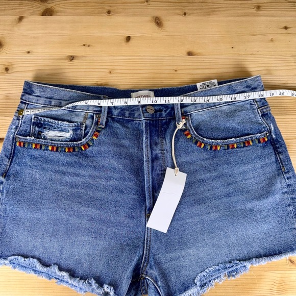 Driftwood Goldie Embroidered Denim Shorts Size 33 Frayed Hem Bird Boho Festival - Picture 4 of 7
